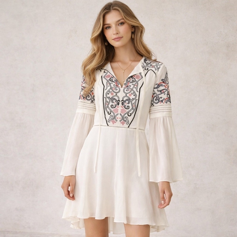 Parker Molly Ivory Embroidered Bell Sleeve V-Neck Boho Mini Dress Size‎ Medium